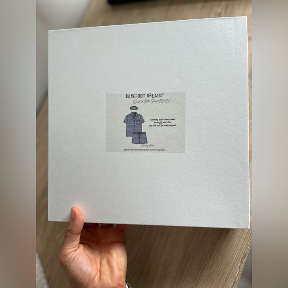 NIB Barefoot Dreams PJ Pajama Washed Satin Short Set eye mask Chambray Bandana - Picture 10 of 10